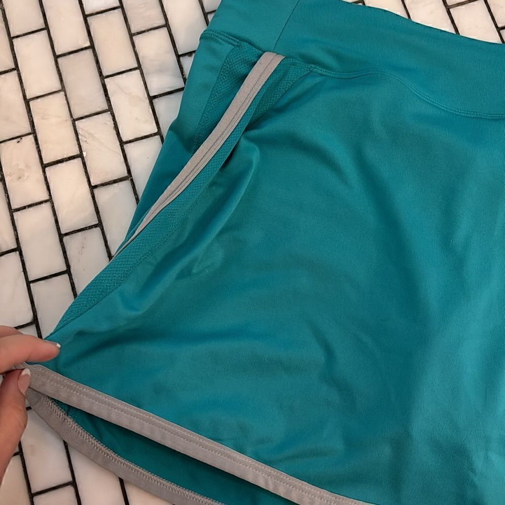 Nike dri fit teal tennis skirt with gray trim - sz M - EUC - retro vintage feel - Picture 2 of 6